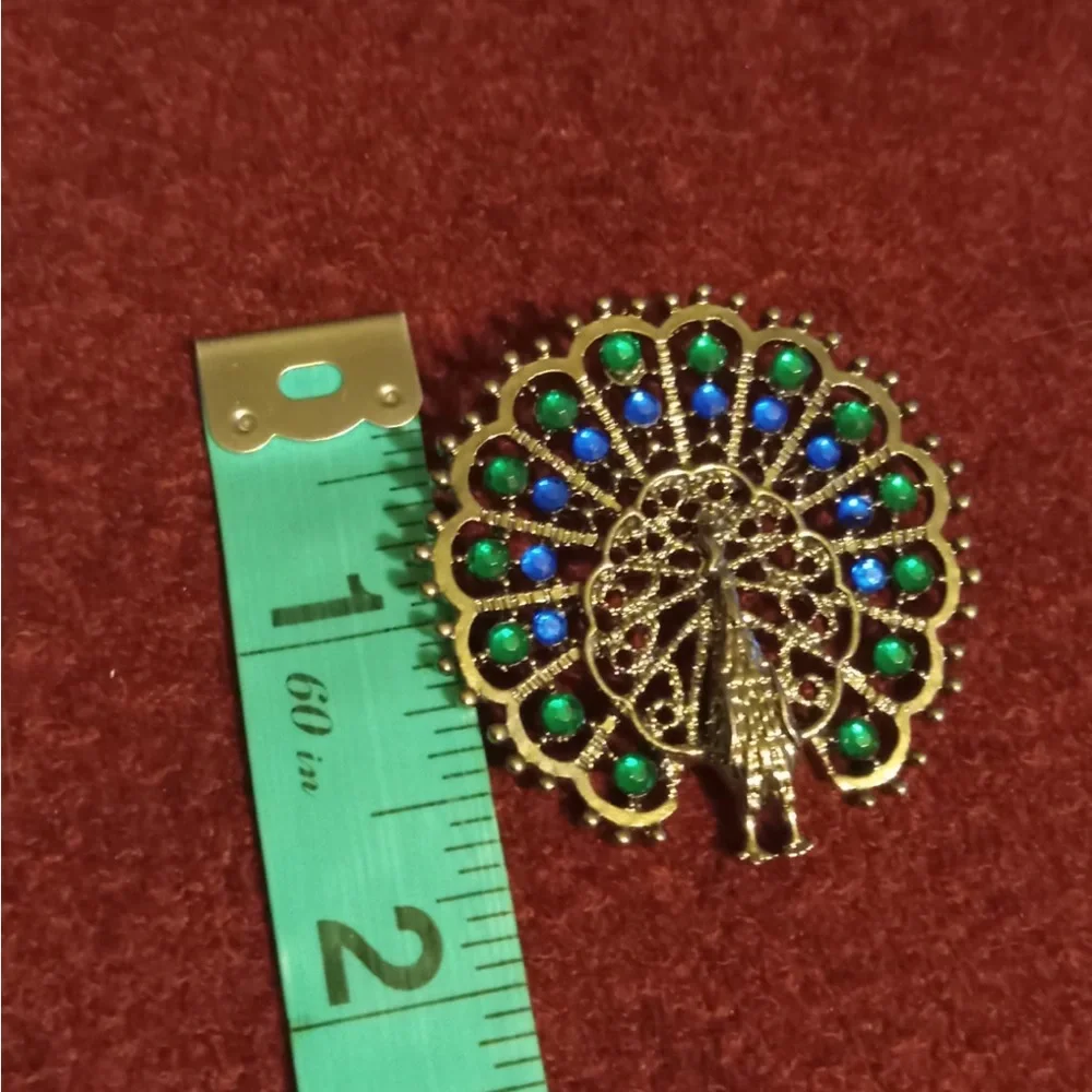 Beautiful Vintage Peacock Brooch